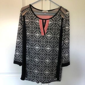 Black multi blouse